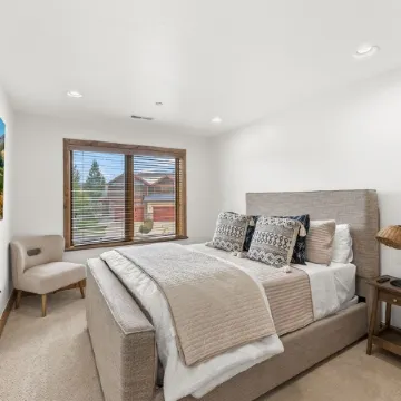 Hot Tub, Free DV Shuttle, 180° View of Deer Valley, 1GB Wifi, Pets Welcome