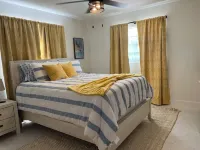 Pool house, close to the beach!