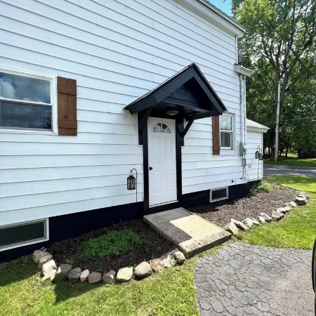 Charming 2 BR home  - newly renovated