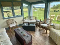 Charming Newly-Renovated Waterfront Cottage in Lubec Hotels in Lubec
