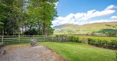 Character Cottage with fabulous mountain views in the North Lakes District Hotels near Place Fell