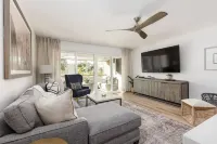 Ultra-Clean, Designer Condo in Downtown Scottsdale