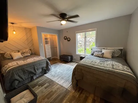 2BR 2Bath Condo Tree top view located at Lake Ouachita..