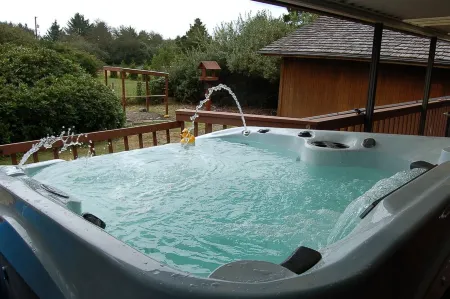 Welcoming Totem Tides 2-bedroom house Ocean Shores easy access to beach & town Отели в г. Ойеут-Хоганс Корнер