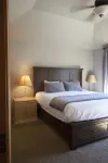Wapato Point Bear Mountain Retreat - Views + Resort Access