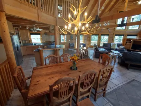 Ski-in Ski-Out Log Home - Right on Headin' Home Ski Run/Bike Tr w/ Hot Tub
