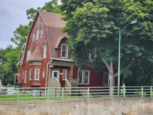 Historical Home Close To Downtown