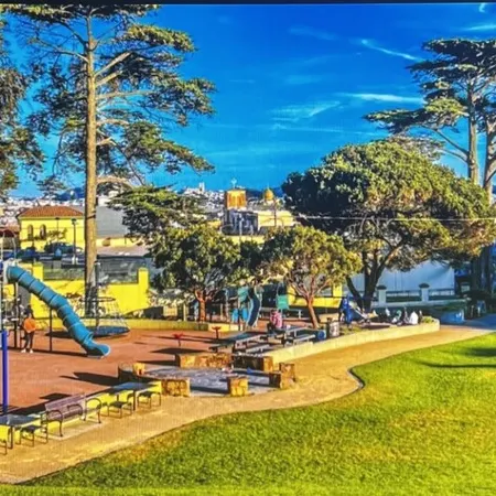 32nd Ave Casa next to Legion of Honor Museum, park, restaurants, bus, playground Отели рядом с достопримечательностью «Ресторан The Cliff House»