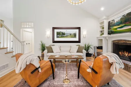 Beautiful Fully Remodeled House Located on Hazeltine National Golf Club.