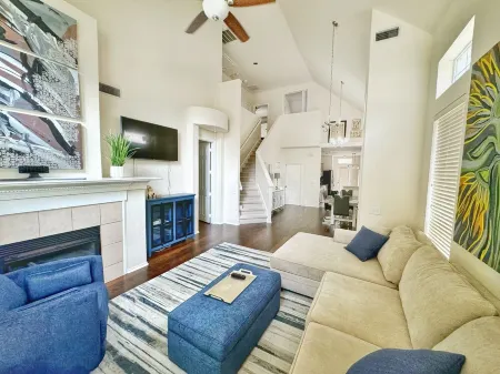 Lovely Duplex in Frisco 4BR 2.5Bath Отели рядом с достопримечательностью «Парк Вивиан Старк Мак-Каллум»