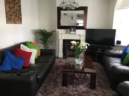 Double room with private bathroom Отели рядом с Аэропорт Хитроу