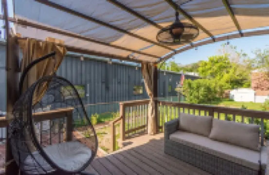 Clean Luxurious Retreat, Parking, Restaurants, Near New Hope. <1mile Del river