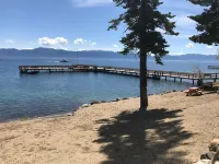 Luxury Re-modeled Lake Front, Stunning Views - Private beaches, piers, hiking