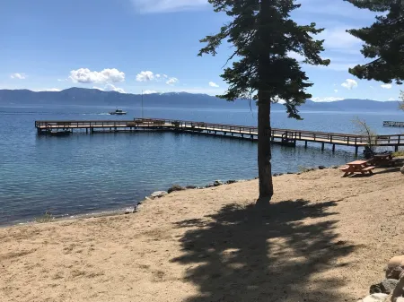 Luxury Re-modeled Lake Front, Stunning Views - Private beaches, piers, hiking