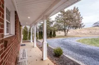 Family friendly house close to college campuses, hiking, Massanutten, and more.