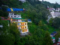 The Hosteller Mussoorie, Mall Road Hotels in 