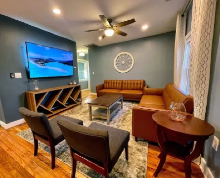 MODERN MASSIVE LARGE GROUP 3800sf MIT HARVARD BOS Hotels near Assembly Row