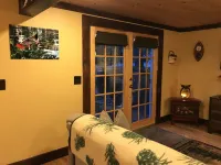 A walkable private suite in the heart of the village of Clinton, NY. 13323