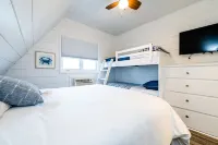 Amazing Lake Michigan Views: Completely Remodeled and Steps from Lake Michigan! Hotels in Stevensville