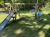 Hayward, Round Lake Retreat! Private Dock, 3 Kayaks, Beautifully Maintained! Hotels in Hayward