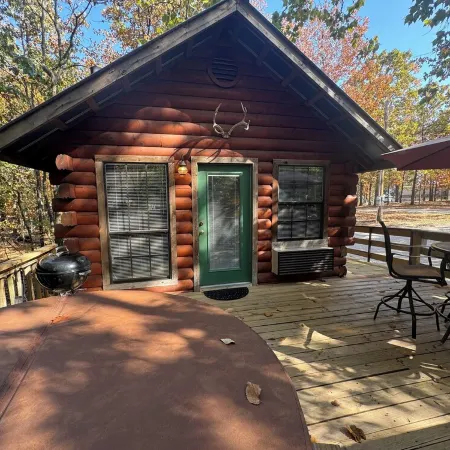 4 Moose Lodge ROMANTIC Log Cabin in the woods. Hot Tub & Wood Burning Fire Place