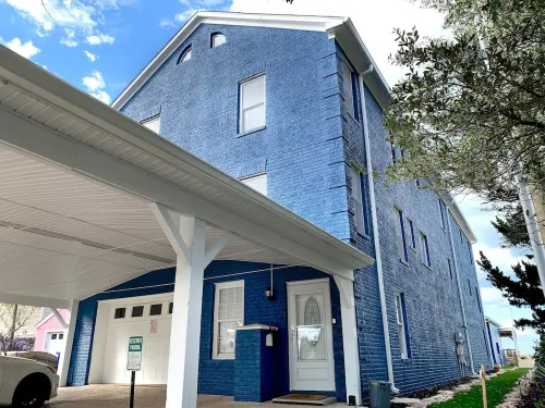 Beachfront Getaway, Dolphin Suite, 🐶 💙