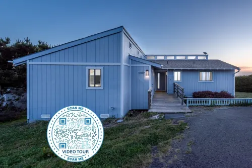 Oceanfront Cottage / Stunning Views / Contemporary