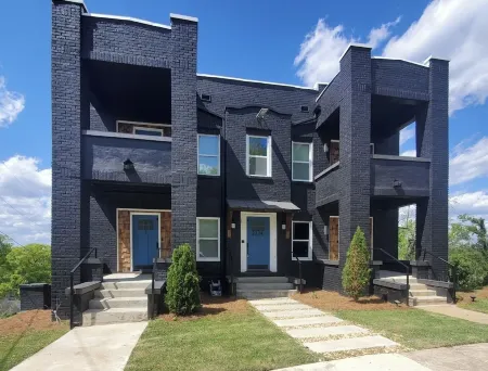 2-bedroom condo just 8 minutes from University of Alabama-Birmingham Отели в г. Бирмингем