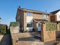 Poole, Holes Bay Harbour Nature Reserve - 'Right' next to the water :-) Sleeps 3 Hotels near Poole