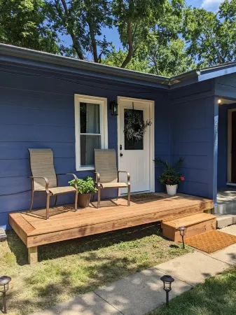 Family Friendly & Cheerful Blue Jay Ranch House close to KSU stadium Отели рядом с достопримечательностью «Kansas State University Gardens»