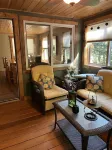 Bear Creek Lodge: By First Lake, Ride from Cabin
