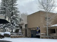 Magnificent 4 Bdrm Townhome with spectacular Vail & Beaver Creek Mtn views!! Hotel in zona Vail Village