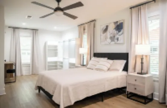 With Golf Cart! 1 Mile Ride to the Beach & Downtown Ocean Springs! Clark Cottage