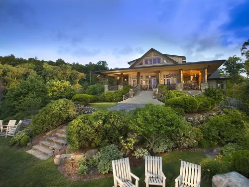 Wildwood Cabin on two acres with mountain views