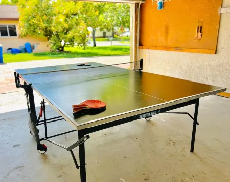 Backyard Paradise - POOL, MINI GOLF & BAR Отели рядом с достопримечательностью «Island Bamboo»