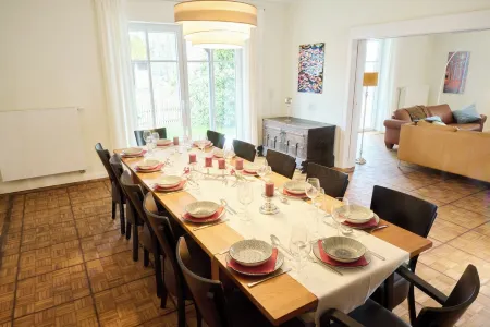 Country house Eichengarten spacious & elegant-6 bedrooms, 7 bathrooms, 12 pers. Отели рядом с достопримечательностью «Драхенцемен – Ди Инзель»