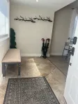 The Reminisce! 5/3, Downtown, Hot Tub, Fenced Yard, Fire Table, Free Parking,Lux