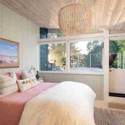 Super Cozy Home w/Private Courtyard, Clear Ocean & Point Lobos Views! 4 Bedrooms Rooms