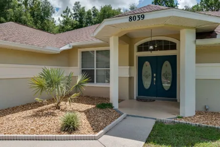 HEATED PRIVATE POOL | CLOSE TO RAINBOW RIVER, CRYSTAL RIVER & GOLFING Отели в г. Ситрэс-Спрингс