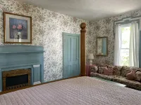 Hillside Haven Historic Vacation Home in Deersville by Tappan & Clendening Lakes - Wifi