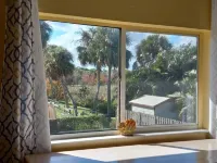 St. Lucie River Breezes - Downtown Stuart and Beaches Within Minutes