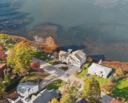 Luxury lakefront escape near Gun Lake Hotels in Barry County