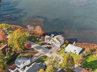 Luxury lakefront escape near Gun Lake