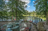 Beautiful Lake Cabin on Kelso Lake, Idaho! Close to Silverwood!
