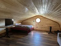 Blue Cabin in the woods close to Whiteman AF Base and Univ. of Central Missouri Hotels in Johnson County