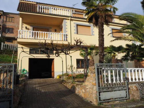 House with wonderful views in the heart of Ciudad Rodrigo The cherry tree "