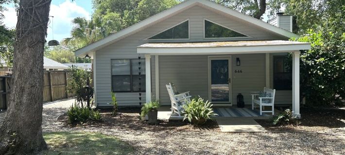 Great Location-Close to Everything. Adorable 3 BD/3 Bath Cottage with Pool! Ξενοδοχεία στην πόλη Glynn County