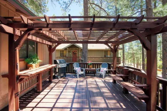 Pinecone Paradise Cozy 3-bedroom cabin with family fun amenities