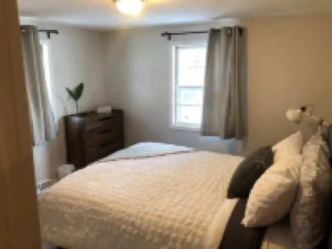 Mayo Discount! 2 main floor bedrooms and bath. Recliner. 6 blocks to Mayo Clinic