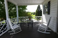 Athlone Farm: Spacious, Gorgeous Grounds, Historic Outbuildings, Summer Deals!